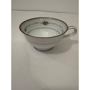 Noritake Joanne 2486 Vintage Porcelain Teacup With Gold Trim Approx 3.75 x 2.25"
